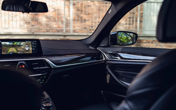 BMW Seria 5 cena 116590 przebieg: 134000, rok produkcji 2019 z Tychy małe 667